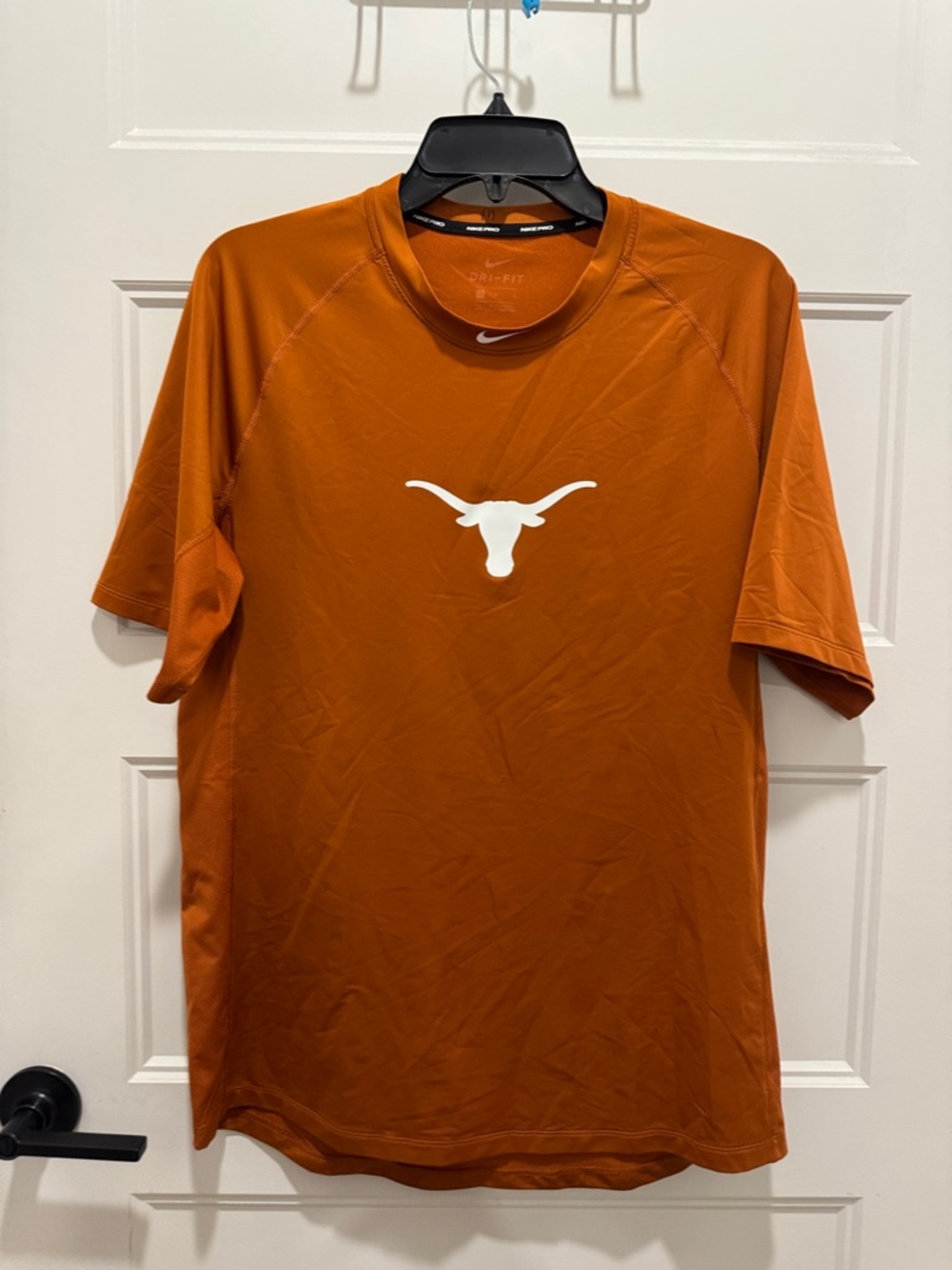 Nike Men’s Short Sleeve Performance Tee in Burnt Orange with Longhorn Team Issue